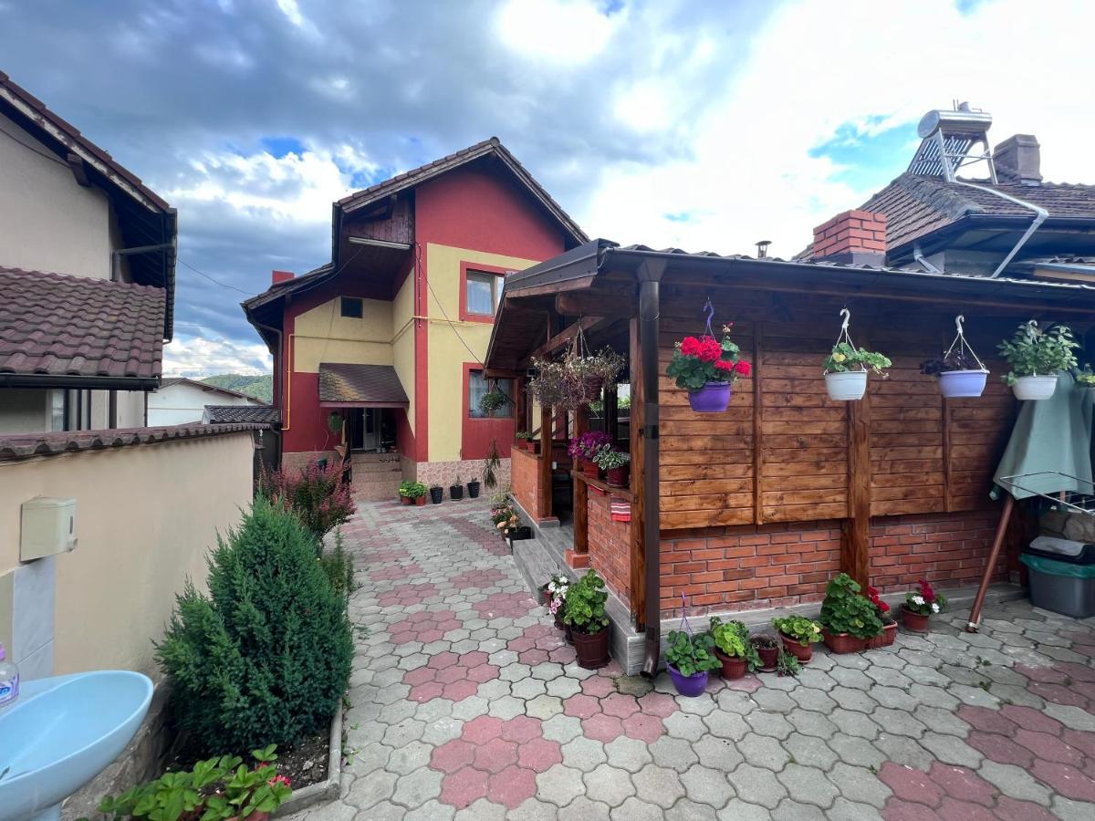 Casa Flori Hotel Călimăneşti Екстериор снимка