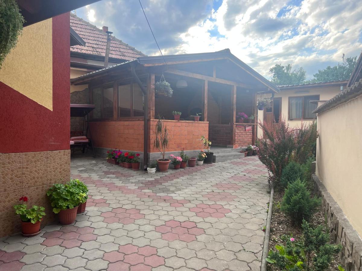 Casa Flori Hotel Călimăneşti Екстериор снимка