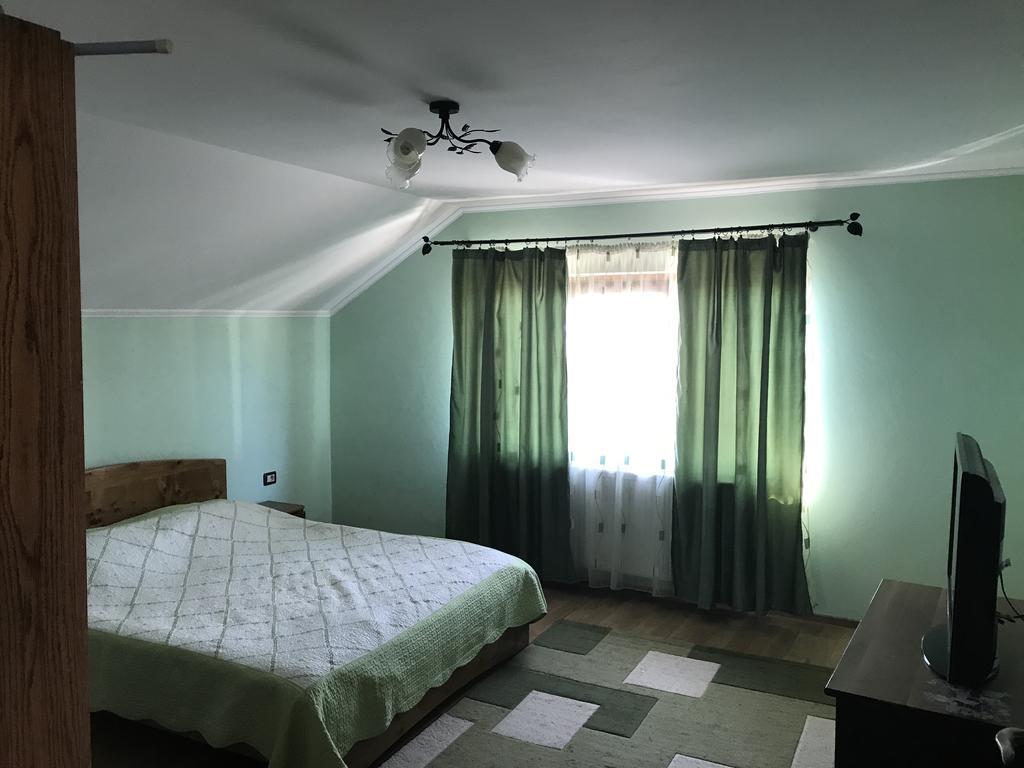 Casa Flori Hotel Călimăneşti Екстериор снимка