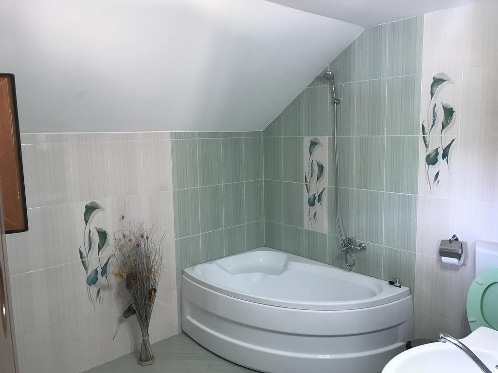 Casa Flori Hotel Călimăneşti Екстериор снимка