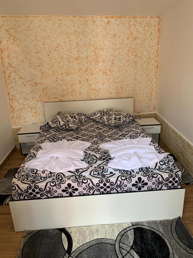 Casa Flori Hotel Călimăneşti Екстериор снимка